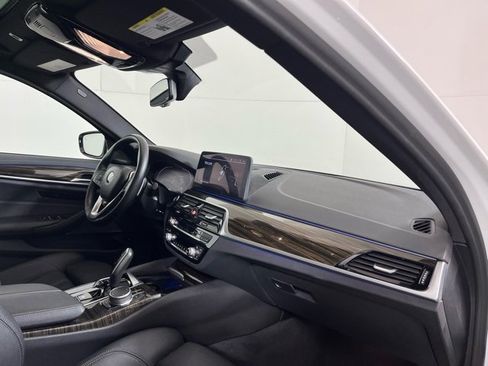 Used 2022 BMW 530i xDrive w/ Premium Package image 22