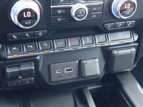 Used 2019 GMC Sierra 1500 AT4 w/ AT4 Premium Package AWD/4WD image 29