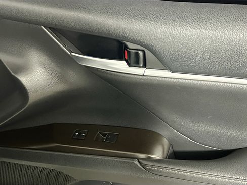 Used 2021 Toyota Camry XSE FWD image 32