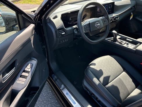 New 2026 Nissan Sentra SR FWD image 5