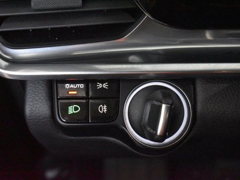 Used 2020 Porsche Panamera image 24