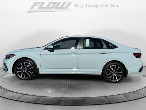 New 2026 Volkswagen Jetta SE image 4