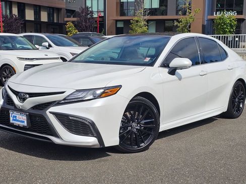 Used 2024 Toyota Camry XSE w/ Navigation Package FWD image 1
