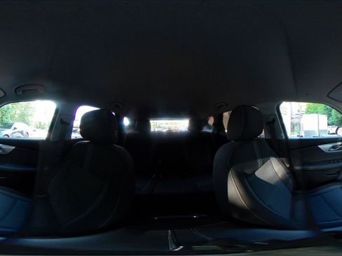 Used 2025 Chevrolet Blazer LT FWD image 43