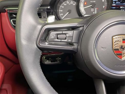 Used 2025 Porsche Macan image 42