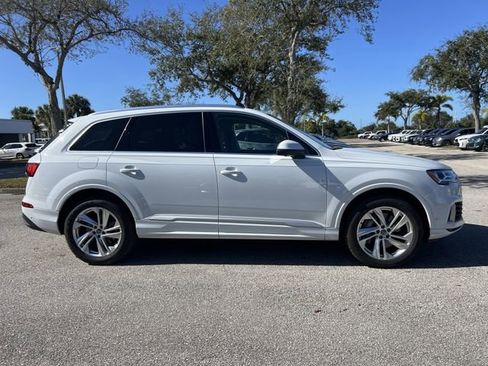 Used 2020 Audi Q7 3.0T Premium Plus image 3