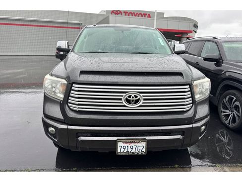 Used 2017 Toyota Tundra Platinum image 5