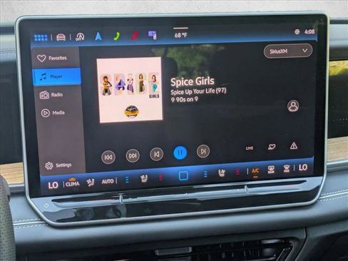 Used 2025 Volkswagen Tiguan SEL R-Line image 13