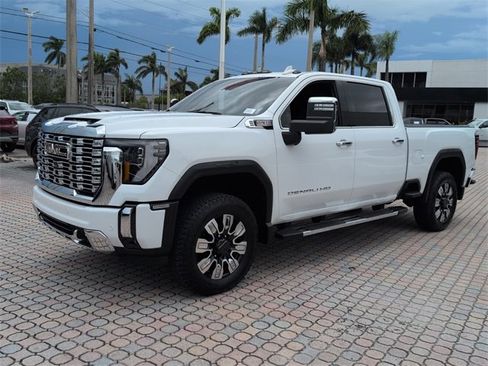 Certified 2024 GMC Sierra 2500 Denali w/ Denali Reserve Package image 4