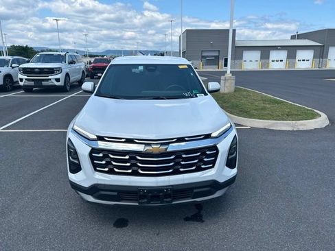 Used 2026 Chevrolet Equinox LT AWD/4WD image 8