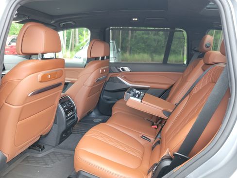 Used 2024 BMW X7 M60i w/ Executive Package AWD/4WD image 25