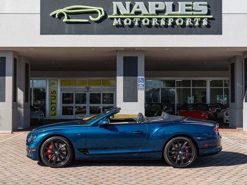 Used 2022 Bentley Continental GT image 34