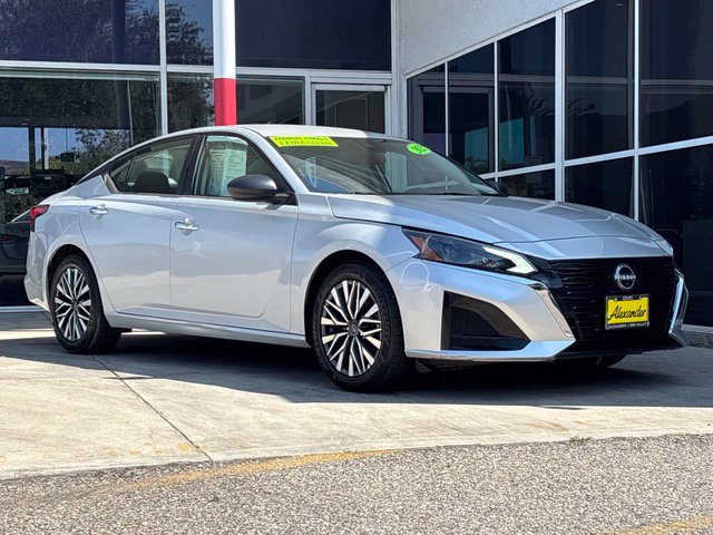 Used 2025 Nissan Altima 2.5 SV FWD image 30