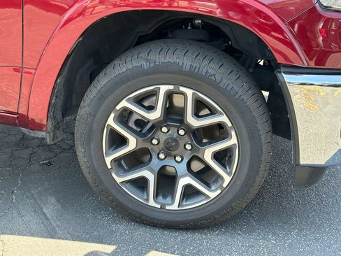 Used 2025 RAM 1500 Laramie AWD/4WD image 14
