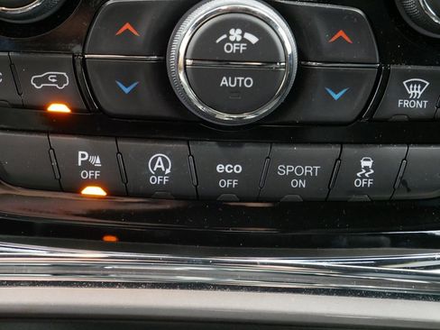 Certified 2022 Jeep Grand Cherokee Laredo X image 39