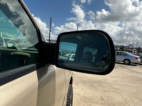 Used 2004 GMC Sierra 2500 SLT w/ Skid Plate Package AWD/4WD image 25