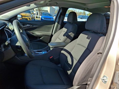 Used 2024 Chevrolet Malibu LT image 24