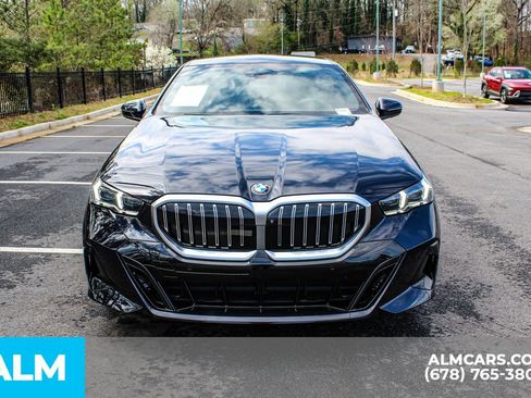 Used 2024 BMW 540i xDrive w/ Executive Package image 9
