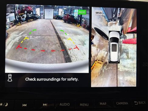 Used 2023 Nissan Pathfinder SL w/ Black Appearance Package image 34