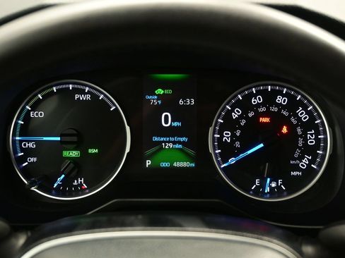 Used 2020 Toyota RAV4 XLE w/ XLE Grade Weather Package AWD/4WD image 25