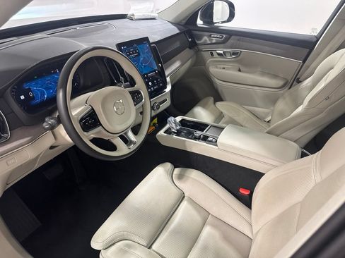 Used 2025 Volvo XC90 B5 Ultra AWD/4WD image 18