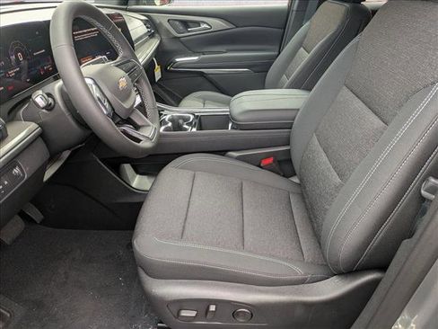 New 2026 Chevrolet Traverse LT image 4