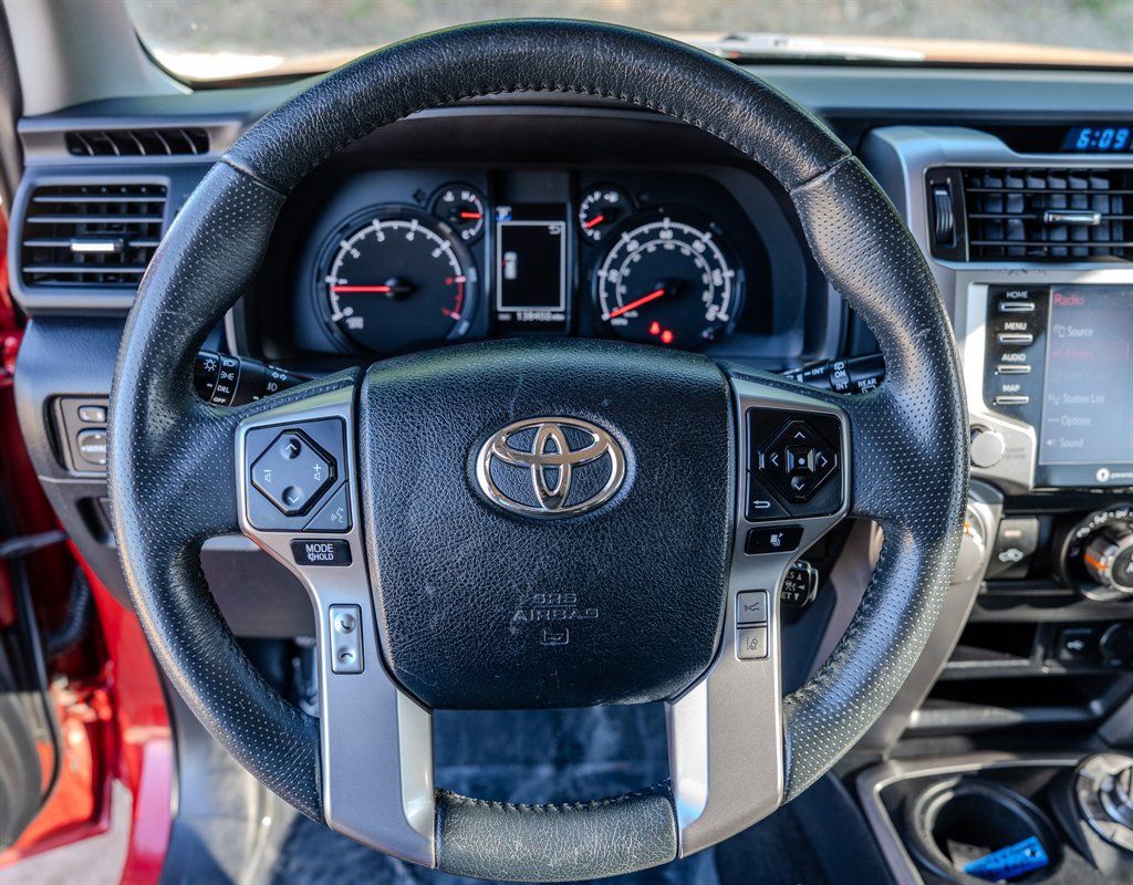 Used 2021 Toyota 4Runner SR5 AWD/4WD image 15