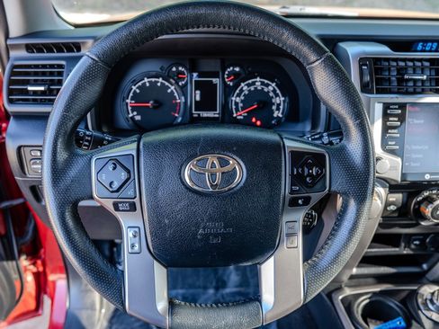 Used 2021 Toyota 4Runner SR5 AWD/4WD image 15