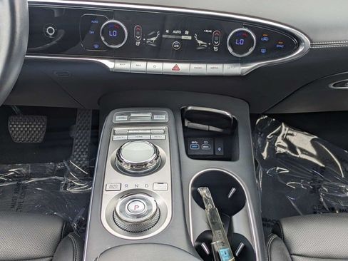 Used 2025 Genesis GV70 2.5T AWD/4WD image 19