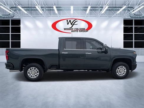 Used 2025 Chevrolet Silverado 2500 LTZ w/ LTZ Convenience Package AWD/4WD image 2