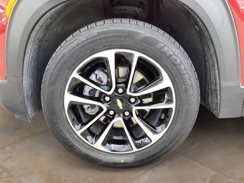 Used 2025 Chevrolet TrailBlazer LT AWD/4WD image 29