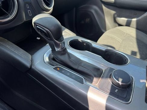 Used 2021 Chevrolet Blazer LT FWD image 18