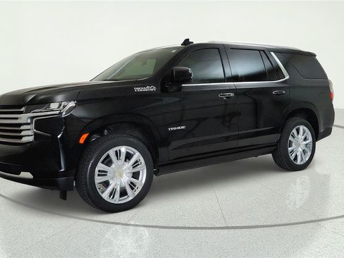 Used 2023 Chevrolet Tahoe High Country AWD/4WD image 3