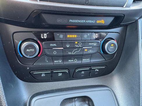 Used 2022 Ford Transit Connect XLT FWD image 18