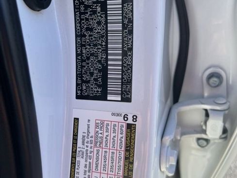 Used 2018 Toyota Camry L image 16