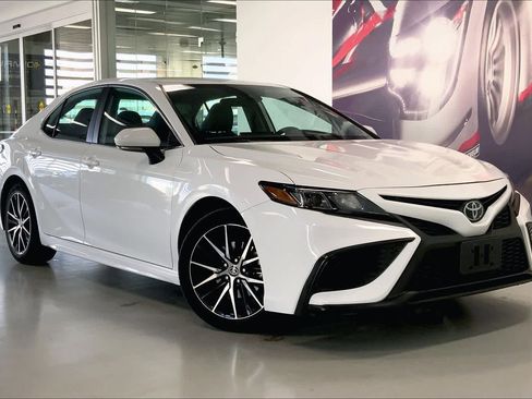 Used 2023 Toyota Camry SE image 21