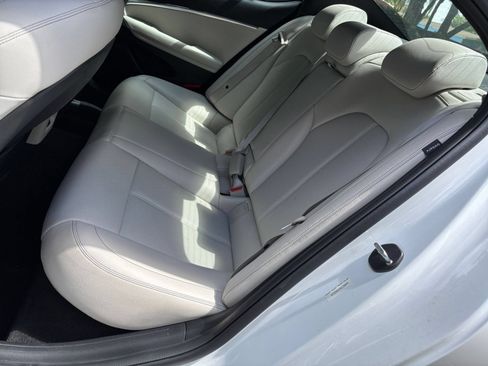 Used 2025 Genesis G70 2.5T AWD/4WD image 38