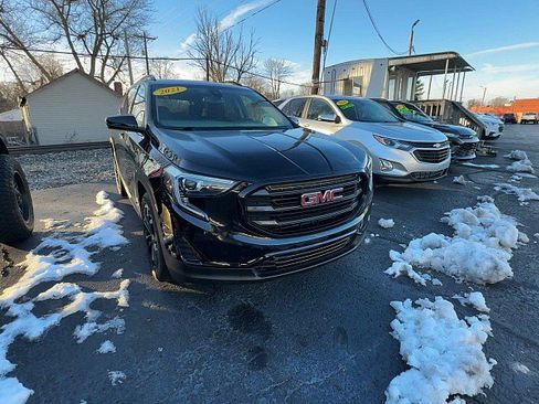 Used 2021 GMC Terrain SLE w/ Driver Convenience Package image 6