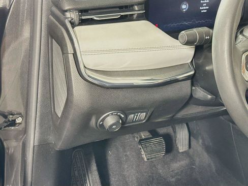 Used 2023 Jeep Compass Limited w/ Elite Group AWD/4WD image 4