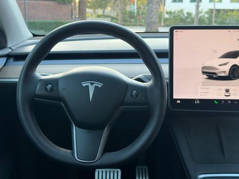 Used 2024 Tesla Model Y Performance AWD/4WD image 25