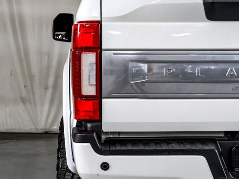 Used 2022 Ford F250 Platinum w/ FX4 Off-Road Package AWD/4WD image 42