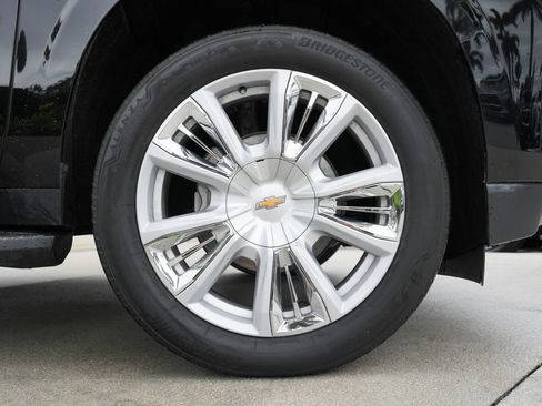 Used 2023 Chevrolet Tahoe LT w/ Luxury Package RWD image 12