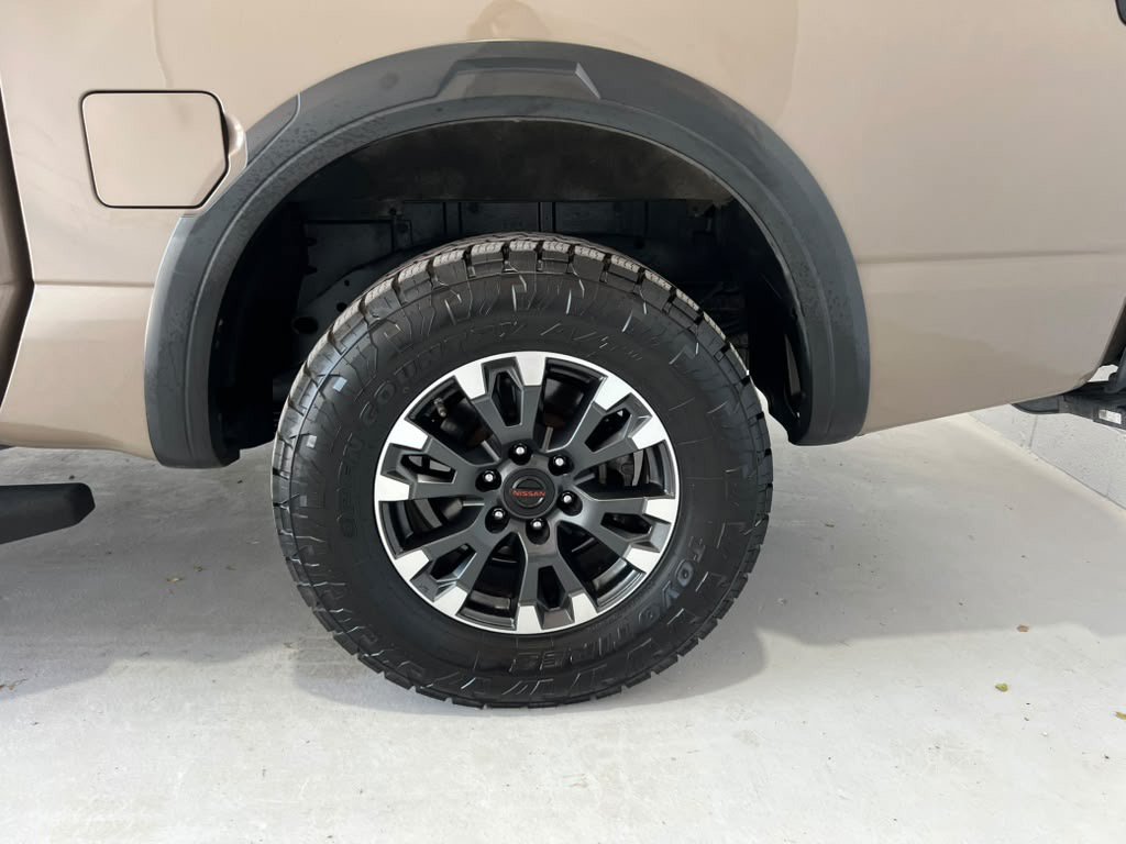 Used 2021 Nissan Titan PRO-4X w/ Pro-4x Convenience Package AWD/4WD image 9