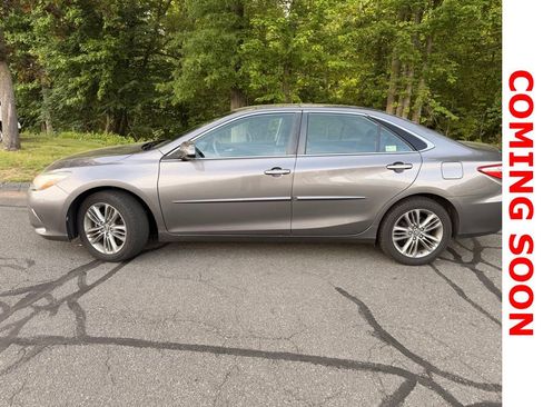 Used 2017 Toyota Camry SE FWD image 5