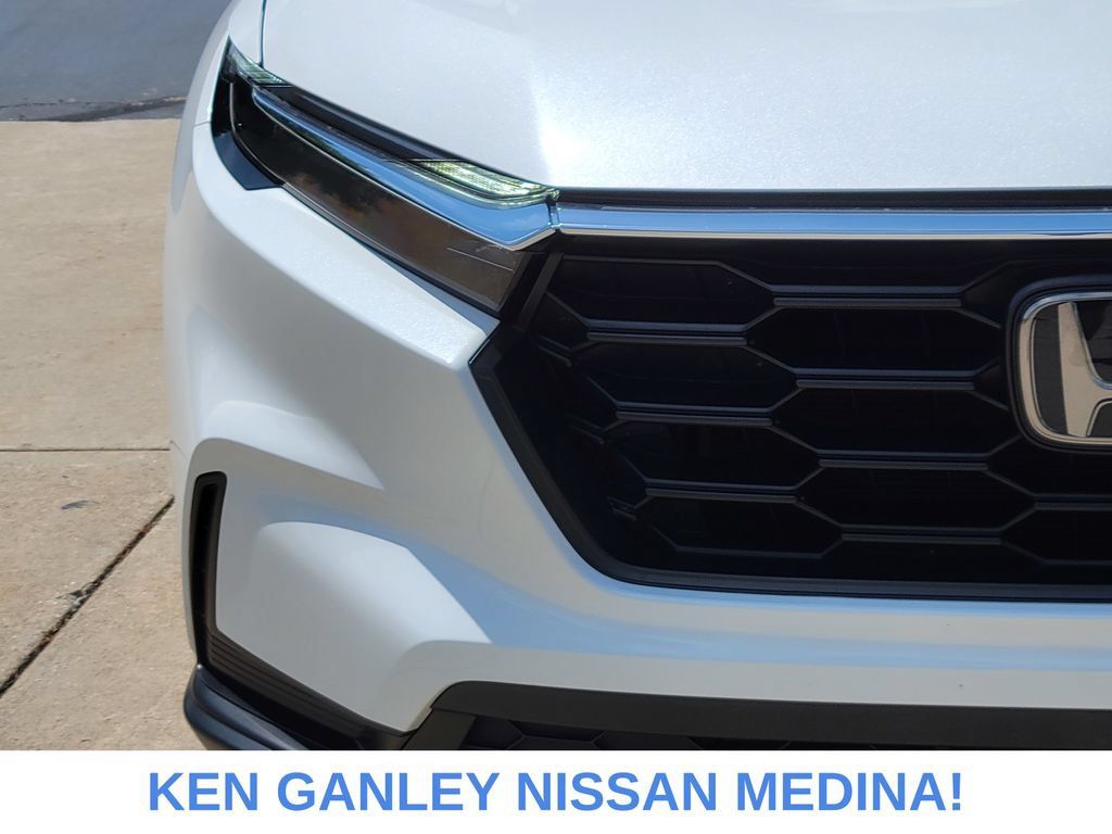 Used 2023 Honda CR-V LX image 9