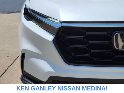 Used 2023 Honda CR-V LX image 9