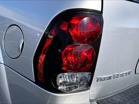 Used 2008 Chevrolet TrailBlazer SS w/ Sun And 6-Disc Cd Package image 29