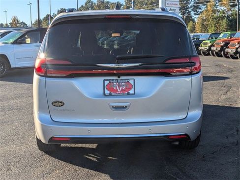 New 2026 Chrysler Pacifica Pinnacle image 6