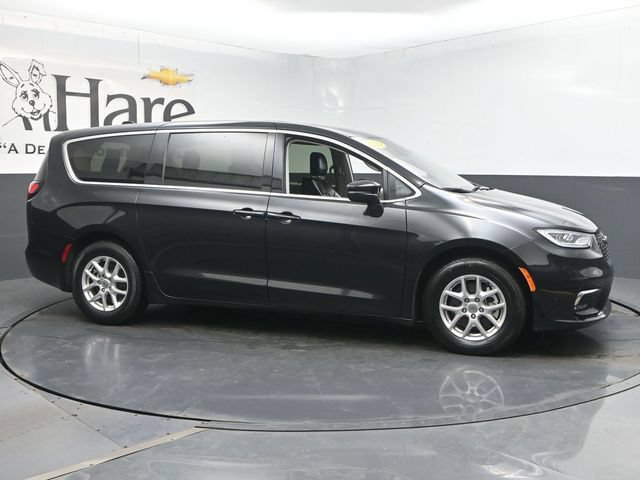 Used 2023 Chrysler Pacifica Touring-L FWD image 53