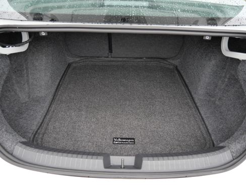 Certified 2025 Volkswagen Jetta GLI Autobahn image 18